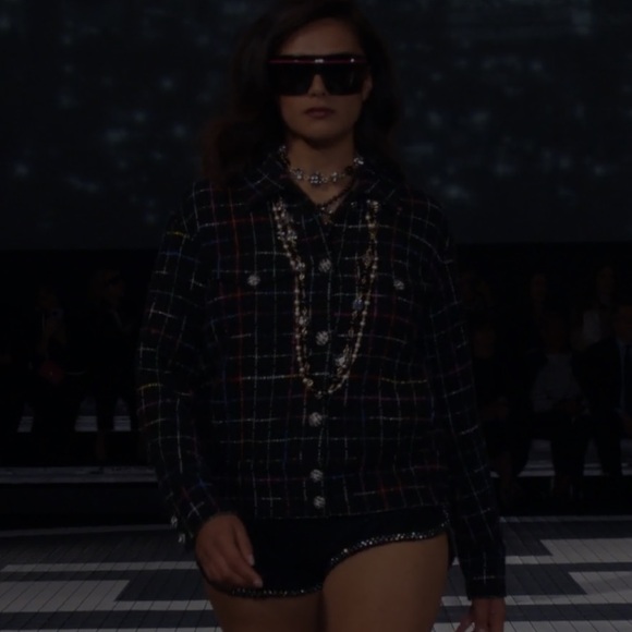 Chanel Shield Sunglasses - Picture 9 of 10